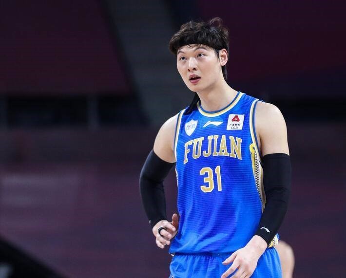 勒沃库森训练开放日,赛后刷新队史纪录引欢呼,CBA季后赛在即,球队文化再被提及的简单介绍-玖鼎娱乐