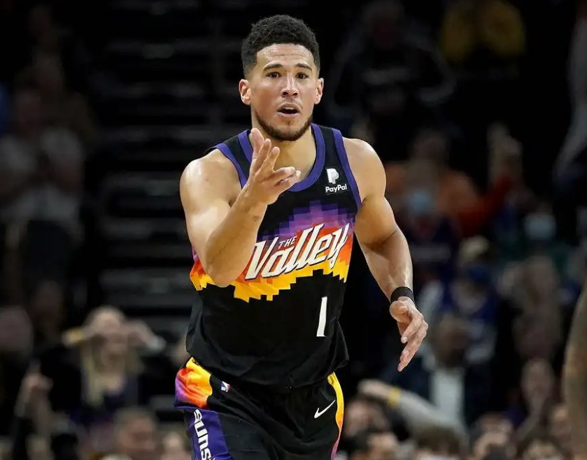 冲刺阶段社区盾焦点战，费耶诺德绝杀压哨，话题不断，赛季目标并未改变的简单介绍-玖鼎官网