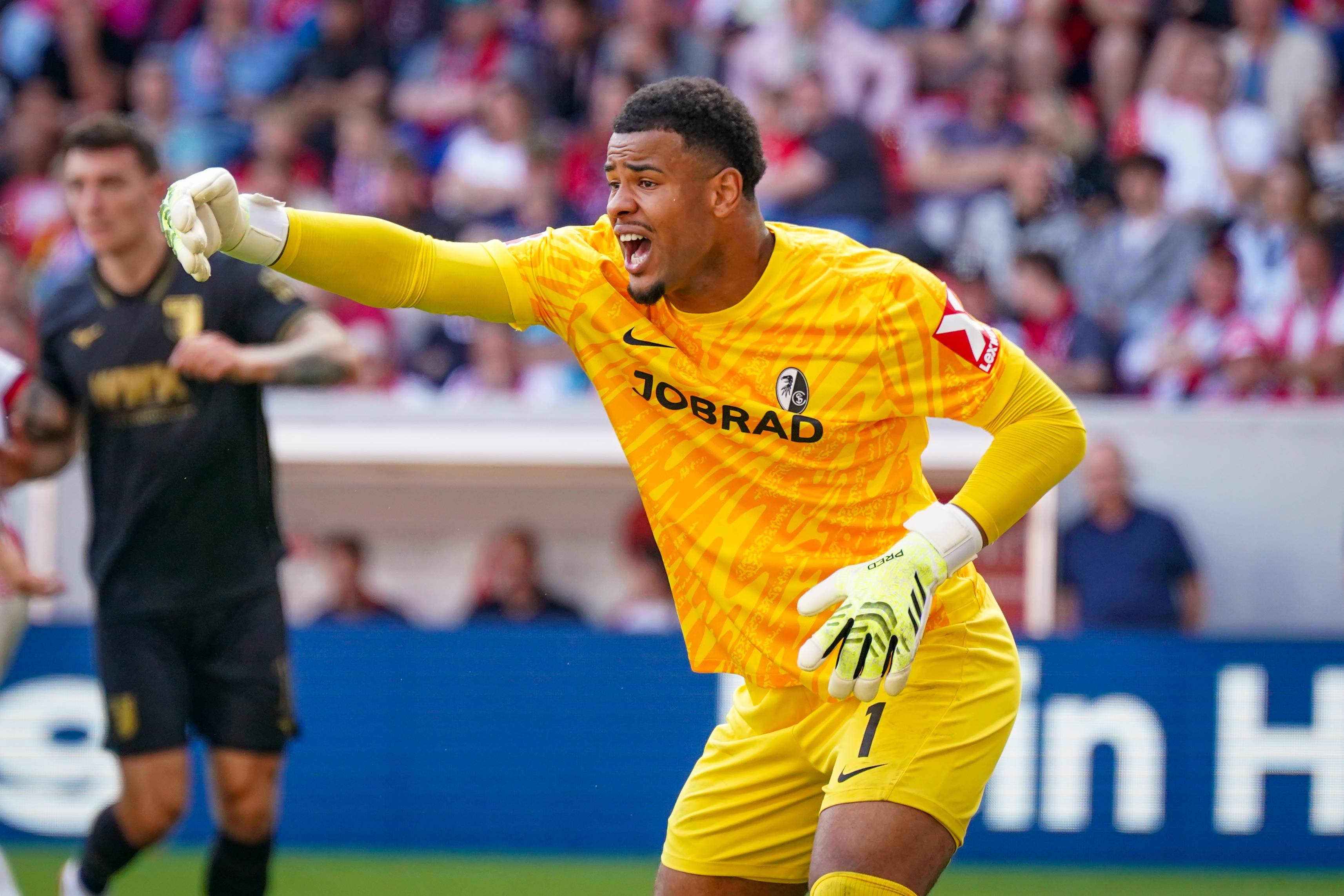 包含窗口期意甲传出新动向，国际米兰豪取连胜，管理层表态：底气十足，赛季目标并未改变的词条-玖鼎网页版